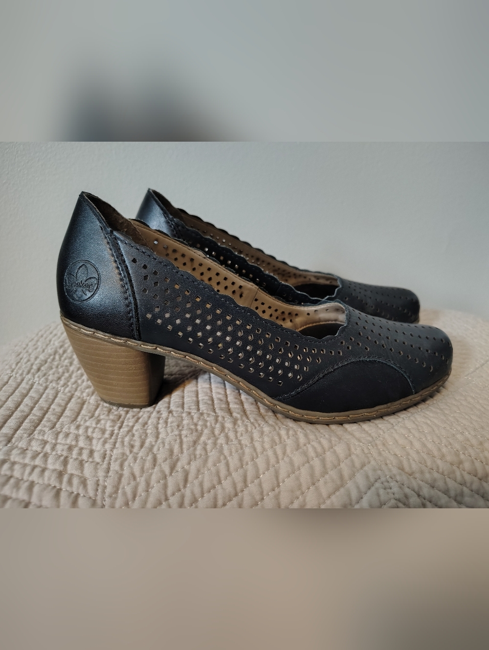NWOT Black Rieker Raffaele Pumps - size 8.5/9